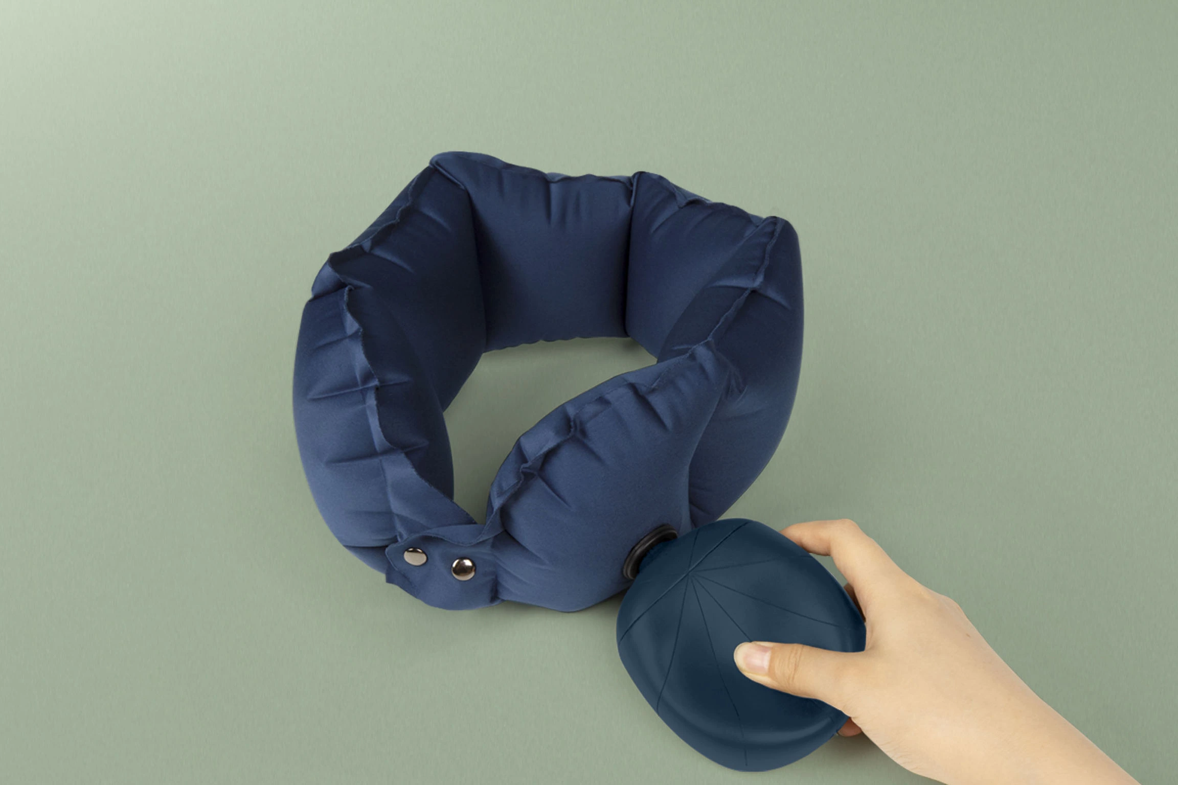 2023’s Diamond – Best of Show winner, the Neck Pillow by Urban Forest